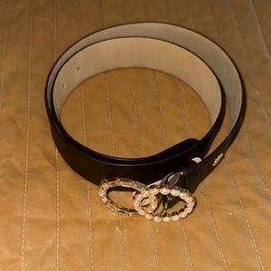 NWOT Vince Camuto Pearl Buckle Belt